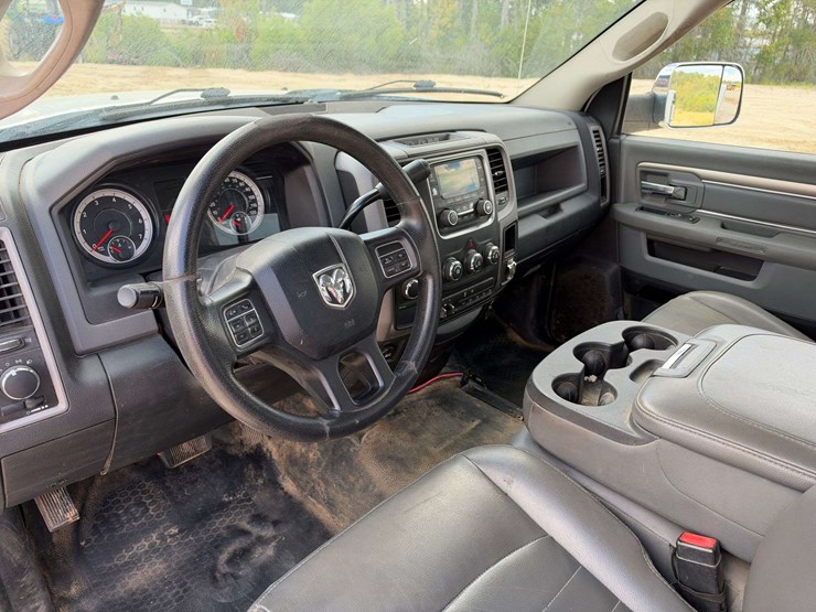 2017-dodge-3500-image-11