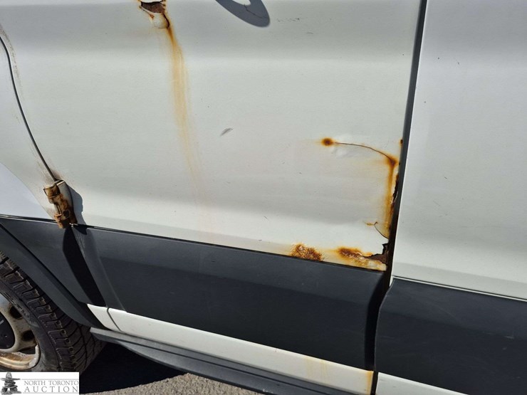 2015-ford-transit-image-24