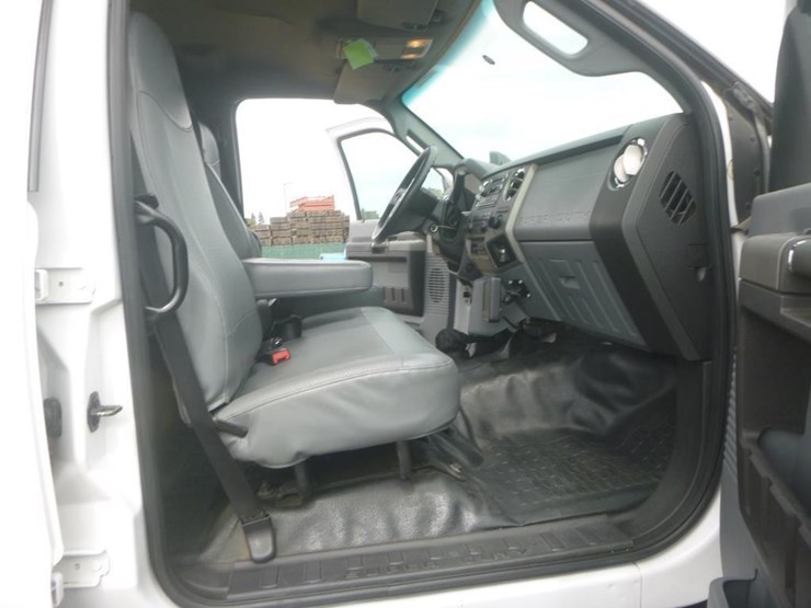 2016-ford-f650-xlt-image-13
