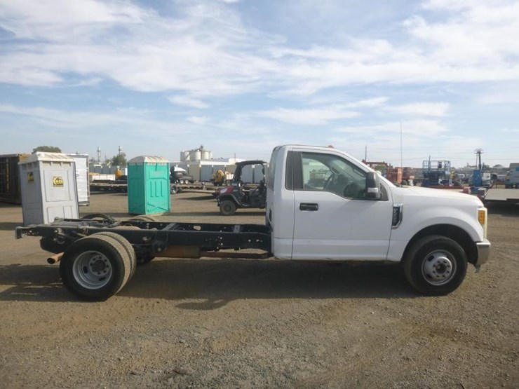 2017-ford-f350-image-7