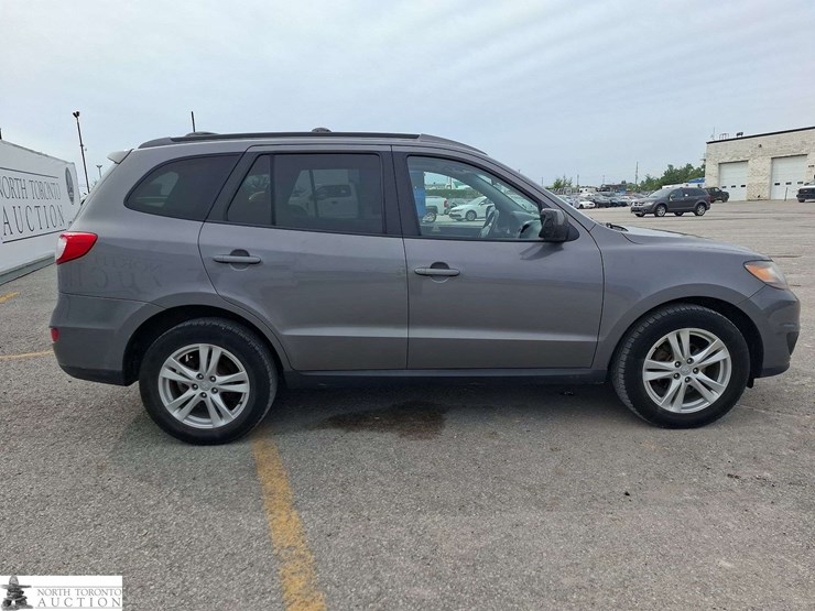 2010-hyundai-santa-fe-image-4