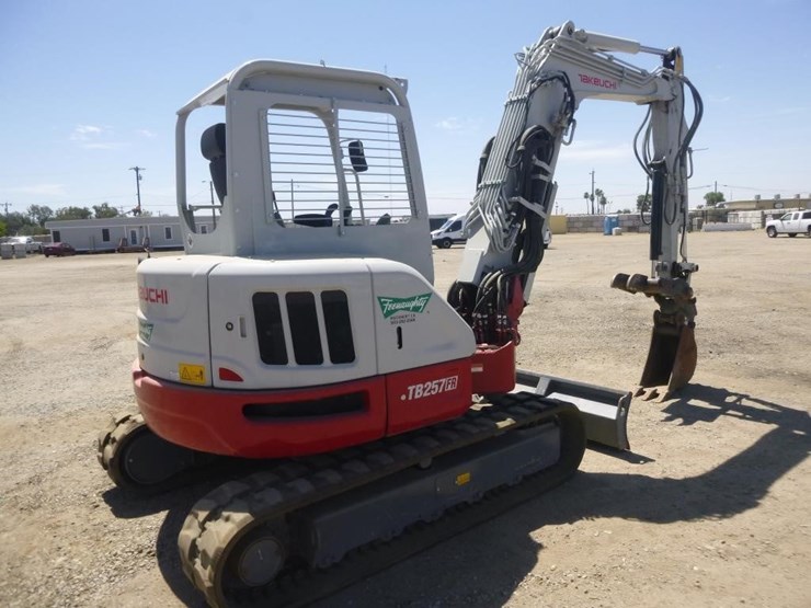 2024-takeuchi-tb257fr-image-4