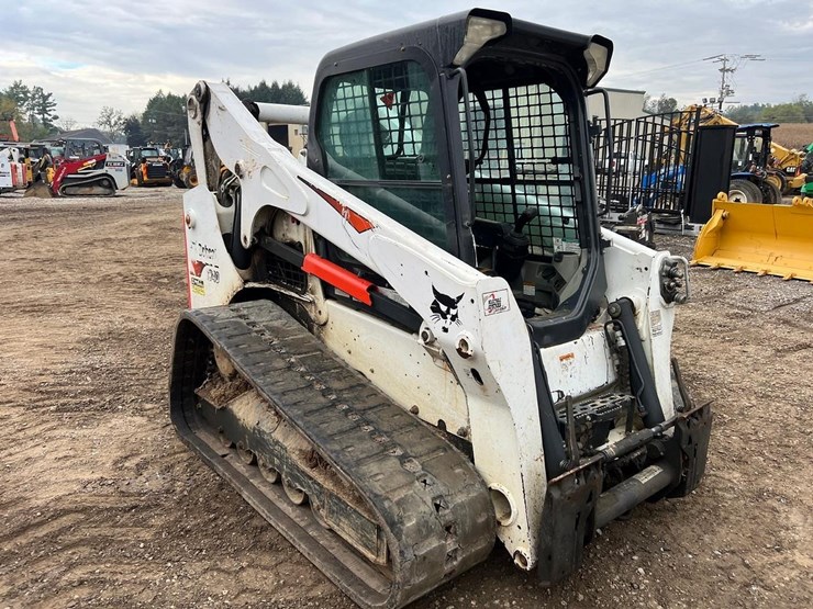 2019-bobcat-t740-image-6