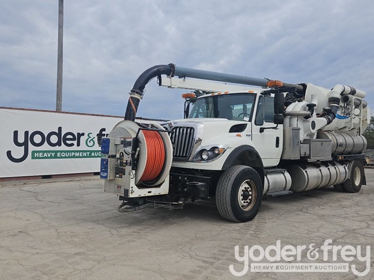 2012-vactor-2100-image-2