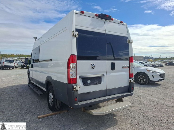 non-operable-2017-ram-promaster-cargo-van-image-7