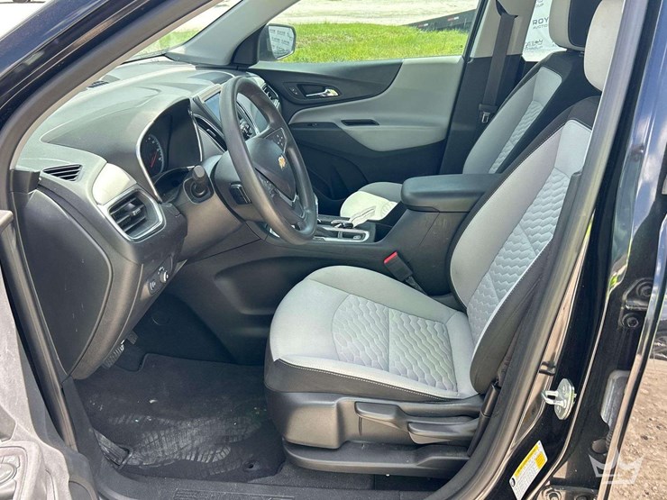 2020-chevrolet-equinox-image-12