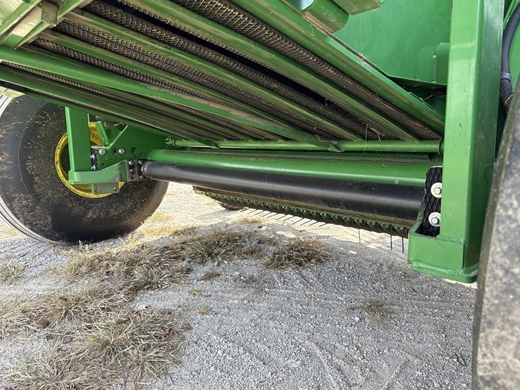 2016-john-deere-569-image-22