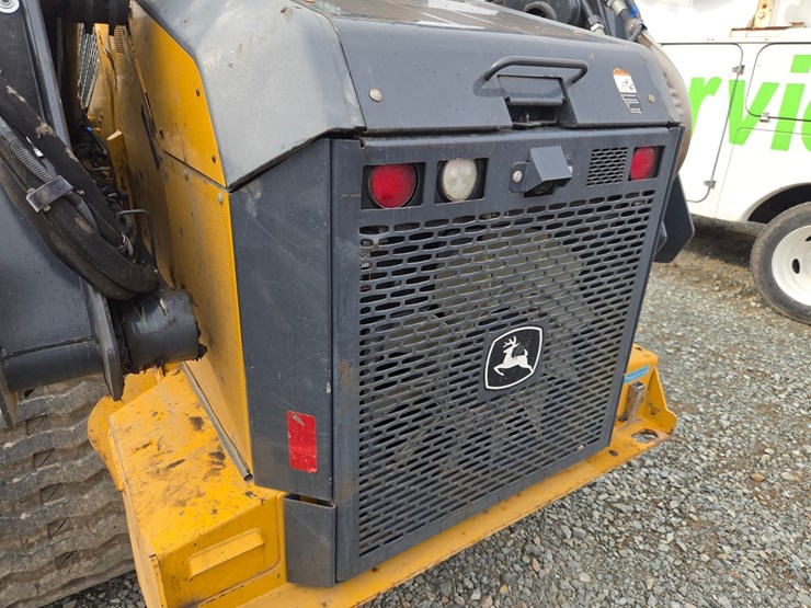 2020-deere-331g-image-26