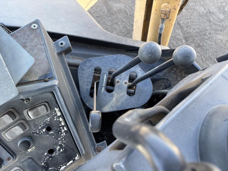 2005-deere-410g-image-33