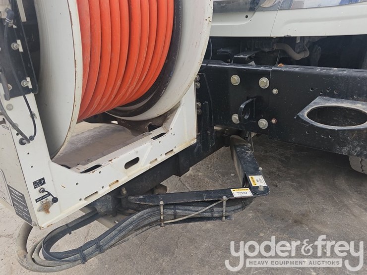 2012-vactor-2100-image-14
