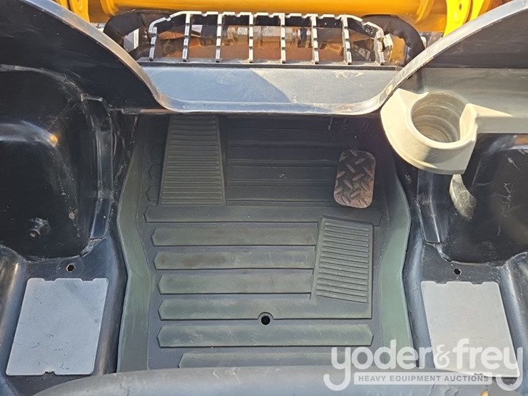 2019-caterpillar-259d3-image-53