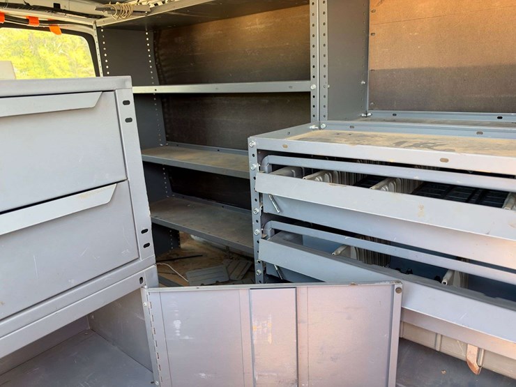 2014-chevrolet-express-2500-image-15