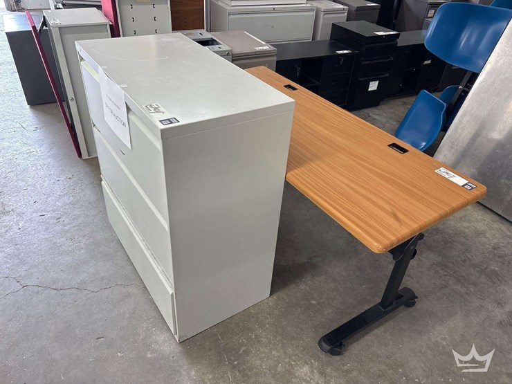 office-furniture-(10+-cabinets,-2-desks,-2-tables,-and-lectern.-image-5