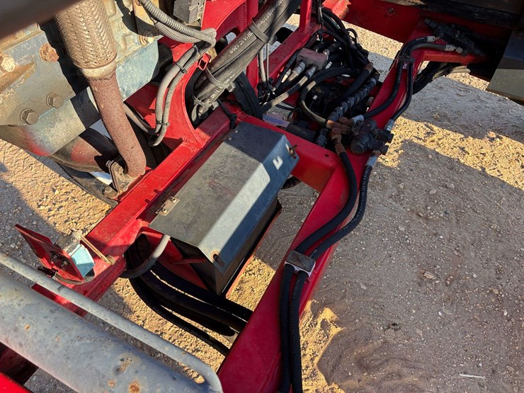 2004-moffett-m5500-image-20