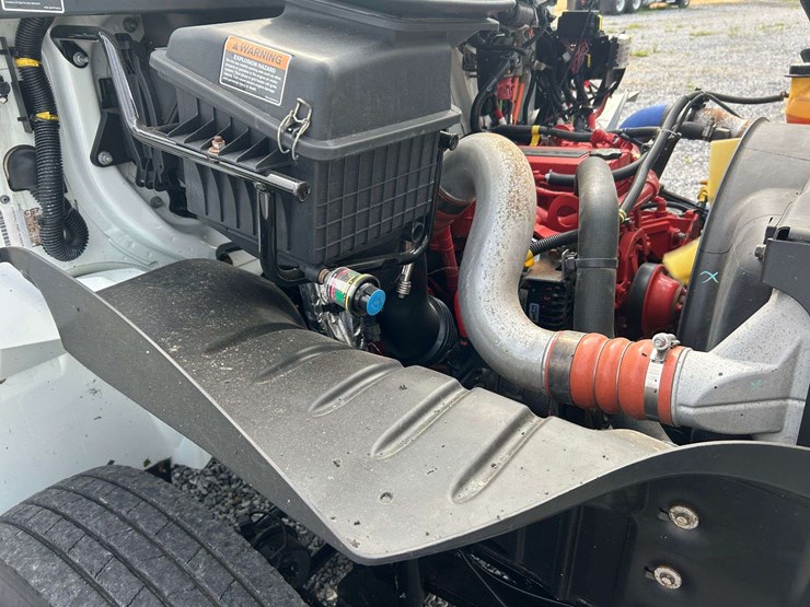 2019-international-durastar-4300-image-38