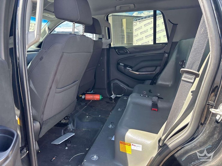2018-chevrolet-tahoe-image-19