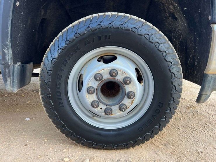 2021-chevrolet-3500hd-image-39