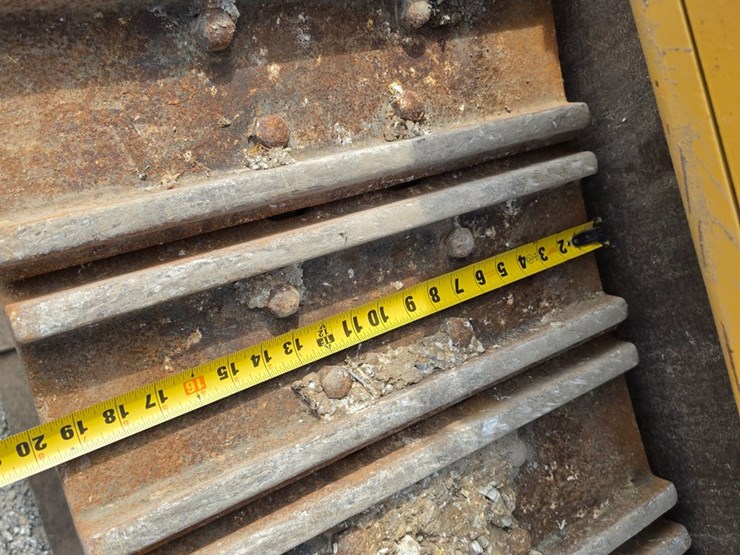 2007-caterpillar-953d-image-59
