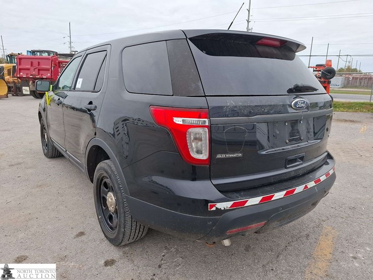 2015-ford-explorer-image-7