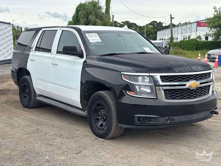 2015-chevrolet-tahoe-image-2