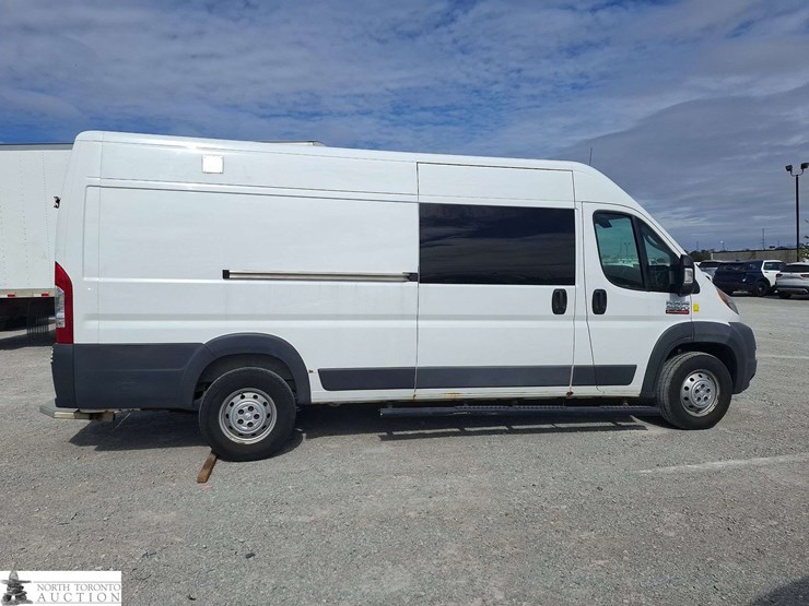 non-operable-2017-ram-promaster-cargo-van-image-4