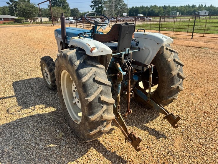 ford-1710-image-3
