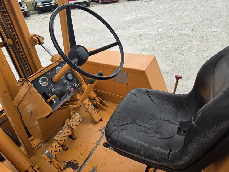 #25323-•-allis-chalmers-708c-fork-lift-image-36