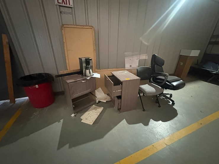 #42120-•-lot-of-desk,-chairs,-&-miscellaneous-image-1