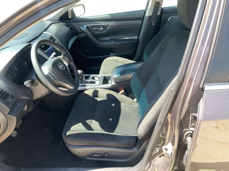 2015-nissan-altima-s-4-door-sedan-(149,037-miles)-image-10