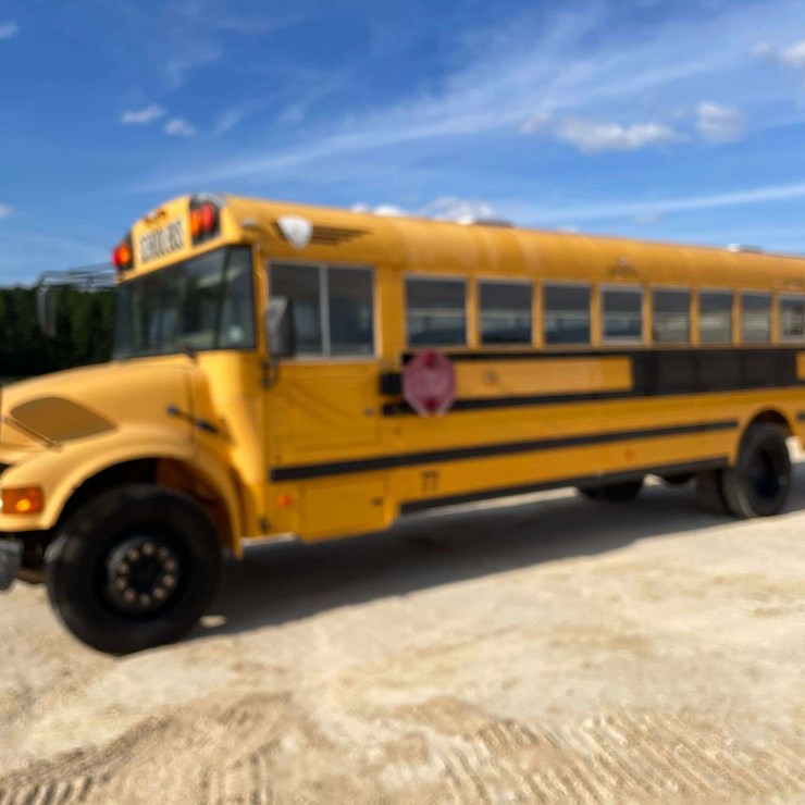 2004 INTERNATIONAL 65