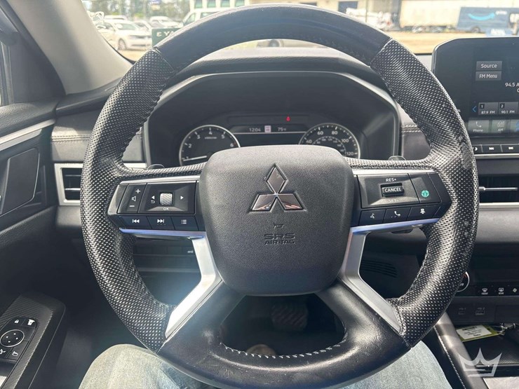2023-mitsubishi-outlander-image-14