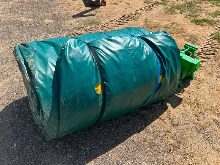 wild-thing-single-lane-18'-inflatable-water-slide-w/-blowers-image-5