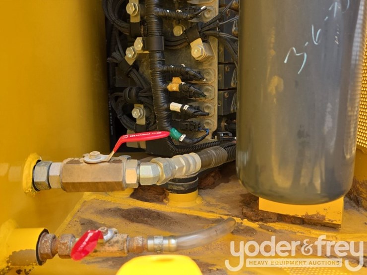 2024-komatsu-d71pxi-24-image-37