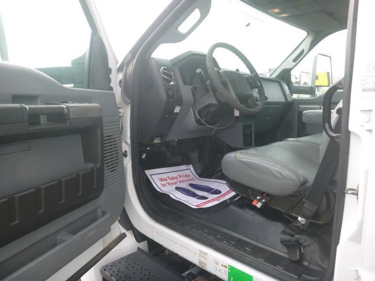 2016-ford-f650-xlt-image-16