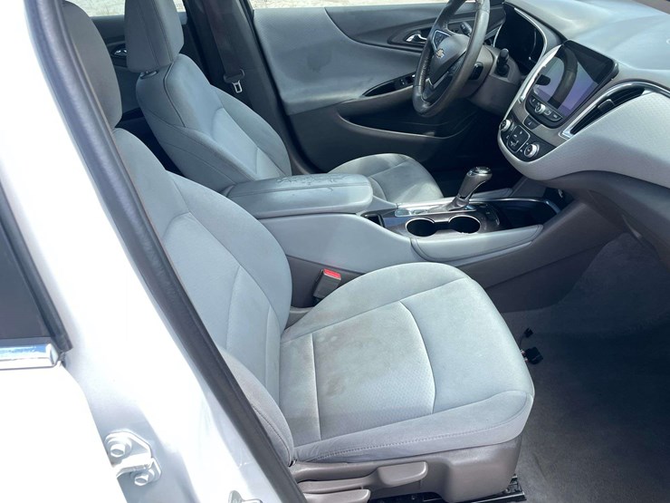 2016-chevrolet-malibu-4-door-sedan-(249,316-miles)-image-18