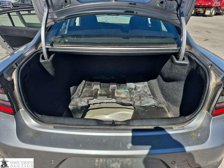 2016-dodge-charger-image-24