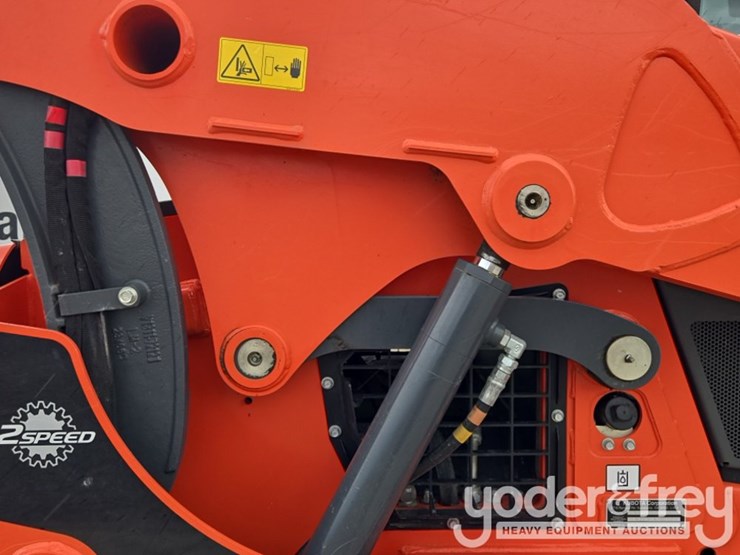 2024-kubota-ssv65-image-24