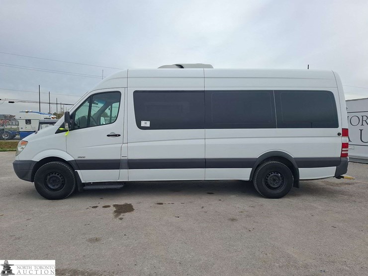 2012-mercedes-benz-sprinter-2500-image-8