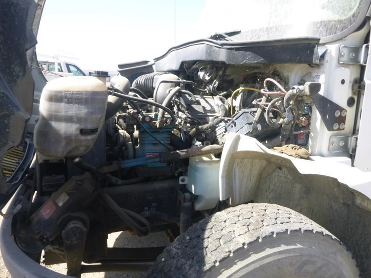 2005-international-durastar-4200-image-24