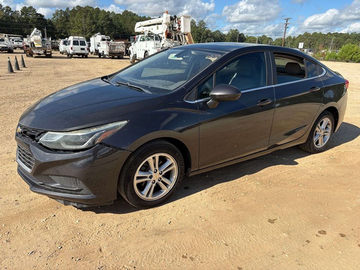 2017-chevrolet-cruz-4-door-sedan-(140,649-miles)-image-1