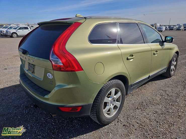 2010-volvo-xc60-image-5