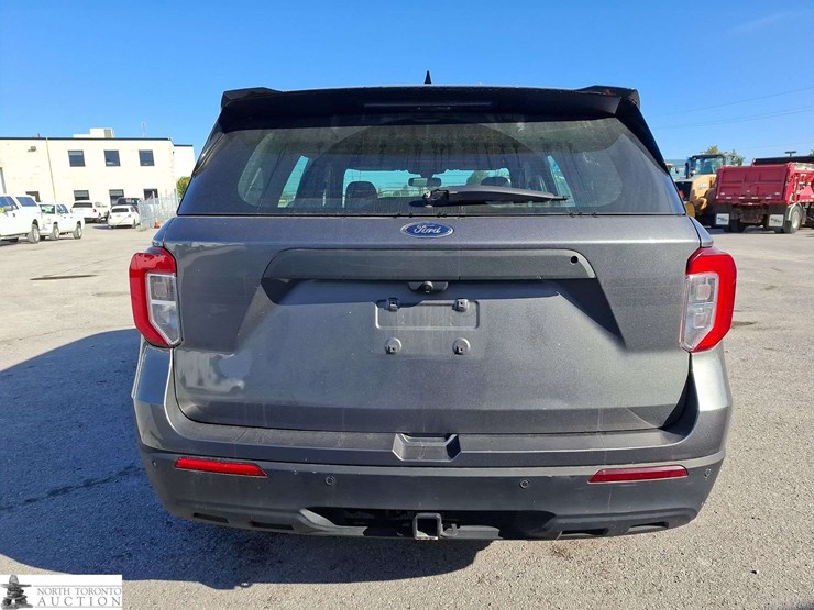 2020-ford-explorer-image-6