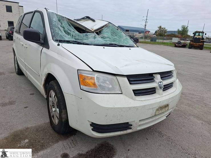 2010-dodge-grand-caravan-se-image-3