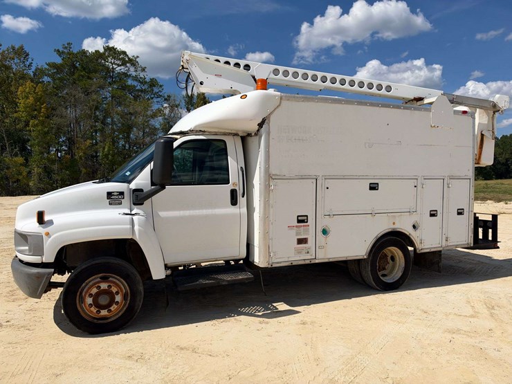 2008-utility-van-image-1