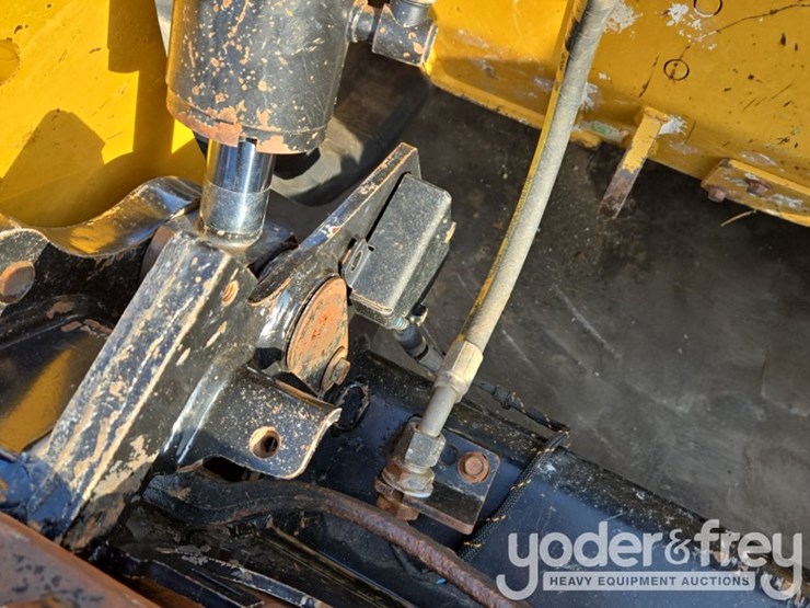 2019-caterpillar-259d3-image-25