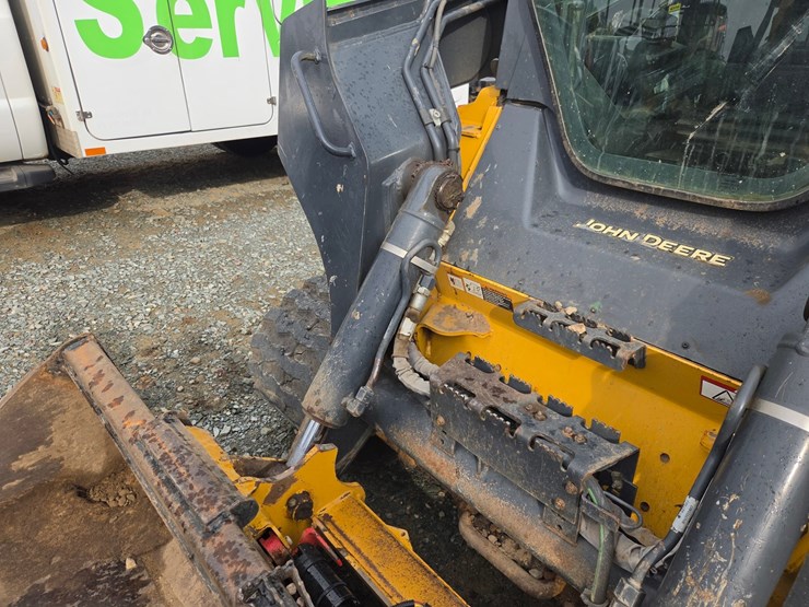 2020-deere-331g-image-14