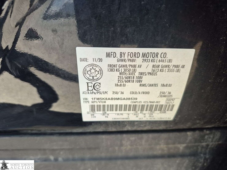 2021-ford-explorer-image-14