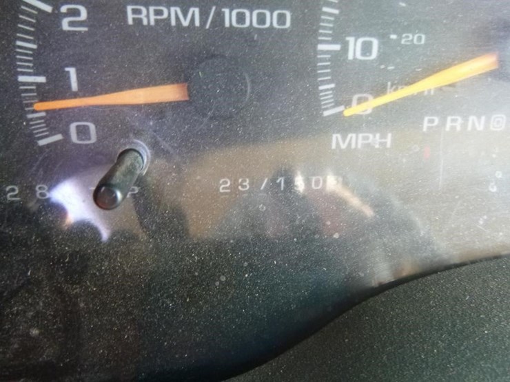 2002-chevrolet-3500hd-image-34