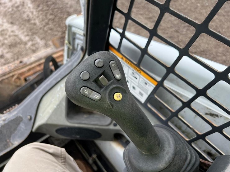 2018-bobcat-t450-image-23
