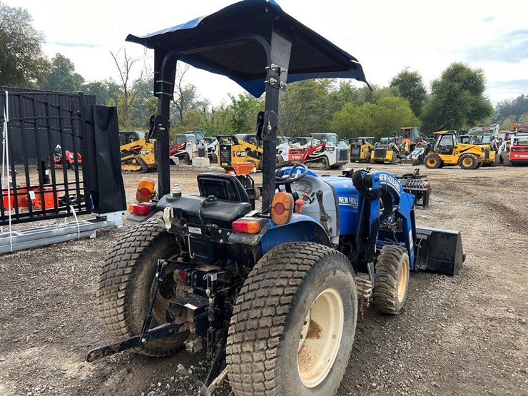 2015-new-holland-workmaster-33-image-6